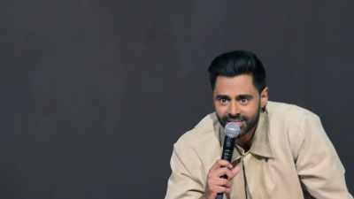 And I go, "Look, babe, criminals!" - Hasan Minhaj: The King's Jester