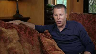And I just thought to myself, - Larger than Life: The Kevyn Aucoin Story