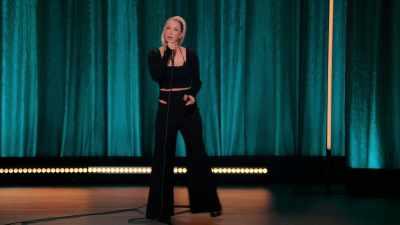 And I know, I'm supposed
to stand here and be like, - Iliza Shlesinger: Hot Forever