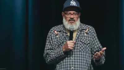 And I-- you know,
she's just holding it like this. - David Cross: Oh Come On