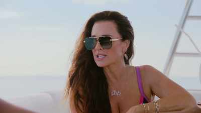 - And I look at the DMs
and I'm like, - The Real Housewives Ultimate Girls Trip