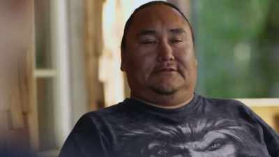 And I was looking at its hands
and I was just like, - Expedition Bigfoot