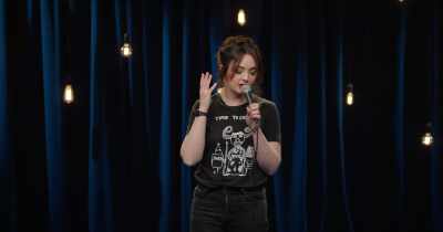 And I had noise-cancelin' headphones on, - Fern Brady: Autistic Bikini Queen