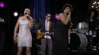 ♪ And I owe it all to you ♪ - Fuller House