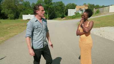 And so I picked you up,
got about three steps, - The Walking Dead: The Return