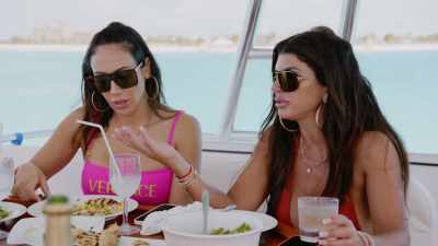 - And I pretty much know
everyone here, but I would love - The Real Housewives Ultimate Girls Trip