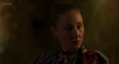 And I promised that I'd help him
make a French exit. - Chloe