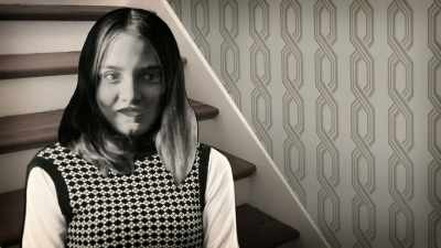 And I remember sitting
on the stairs - The Lady and the Dale