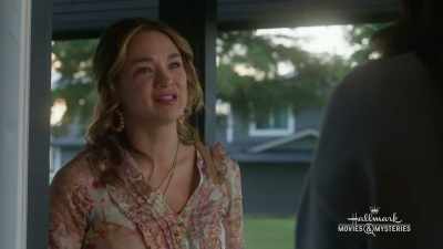 And I saw that your security
camera actually points directly - Nikki & Nora: Sister Sleuths