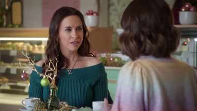 And I was telling him, keep
it simple with the sandwich, - Haul Out the Holly: Lit Up