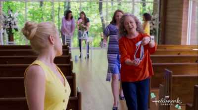 - And I thinkwhat's she's saying - Wedding at Graceland