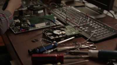 And I walk into the study
to find processor chips - The Walking Dead: World Beyond