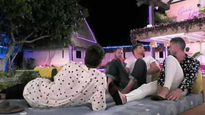 AND I WAS LIKE, RELATIONSHIP
FUTURE AND STUFF. - Love Island