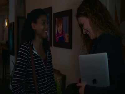 - And I'd be happy to sit again.
- Mama, read us a story. - On My Block