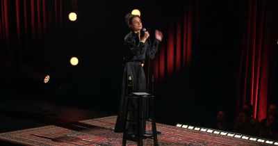 And I'd be sitting there and be like, - Jenny Slate: Stage Fright