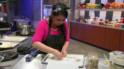 And I'm going to use
my dresden tool
to get like little... - Halloween Cookie Challenge