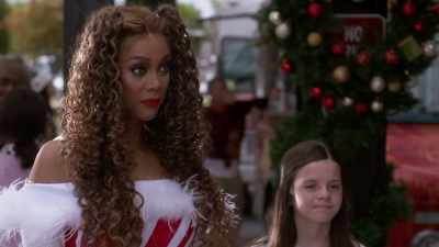And I'm gonna immediately begin
flirting with you in three, two, one. - Life-Size 2
