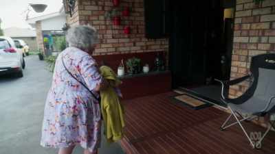 And I'm intrigued
to have been invited - Miriam Margolyes: Australia Unmasked