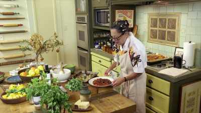 And I'm just gonna set that off to the side. - Selena + Chef