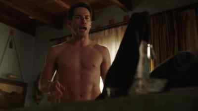 And I'm... naked. - Roswell, New Mexico