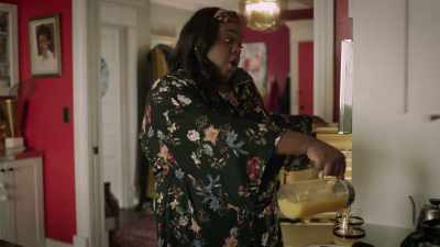 - And I'm sure we can figure all
this out over drinks tonight. - Zoey's Extraordinary Playlist