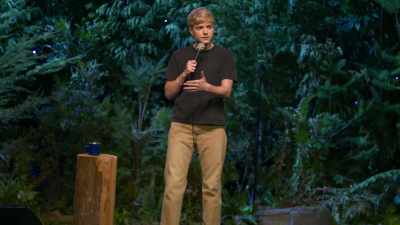 And, as I'm walking to the bar,
I suddenly realize, - Mae Martin: SAP