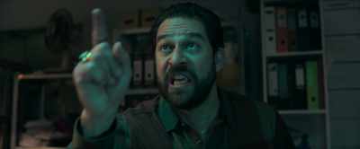-And I'm warning you. Keep it that way.
-  - The Shakedown