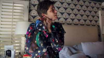 And impossibly glamorous
and they're really understated. - Introducing, Selma Blair