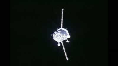 And in this case,
the jets are clearly visible, - American Moon