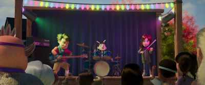 ♪ And in your perfect little world ♪ - My Freaky Family
