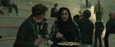 - And this is dolmeh kalam.
- Stuffed cabbage leaves, right? - The Agency
