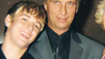And he is this little kid
who is trying to keep the peace. - Aaron Carter: The Little Prince of Pop