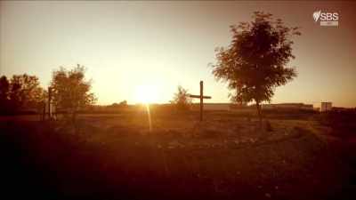 And this is the place
where they tried to defend. - Curse of the Ancients with Alice Roberts