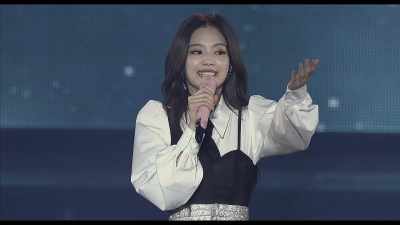 And it was all possible thanks to BLINKs.
Right, everyone? - BLACKPINK: The Movie