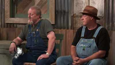 And when it comes
to this flavored liquor, - Moonshiners: Master Distiller