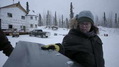 And it'’s getting to stretch
their little minds and - Life Below Zero: Next Generation