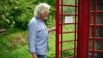 And it's actually rather nice,
because if you have a look inside -- - James May and the Dull Men