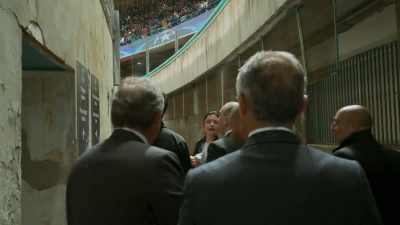 And it's an old stadium.
Looks like it's going to fall down. - All or Nothing: Manchester City