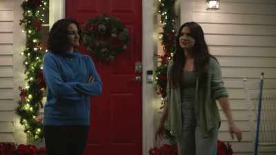 And it's just a couple
of hours there and back. - A Christmas Open House