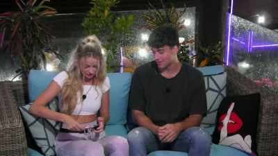 >> AND IT'S LIKE REALLY FUN
LOOKING. - Love Island