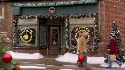 And it's nice to finally
meet Ally's boyfriend. - Angel Falls Christmas