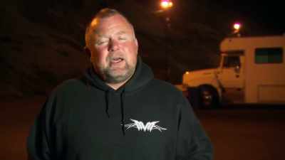 And it's shaking and rattling
like-- 'cause there's-- - Street Outlaws No Prep Kings Team Attack