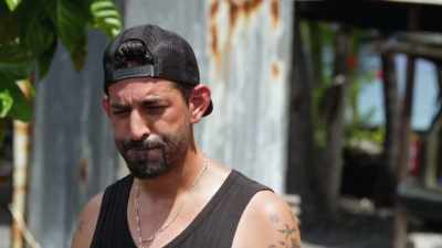 And it's the same way we do,
you know? So... - Deadliest Catch: Bloodline