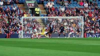 And it's there!
1-0 to the visitors. - Mission to Burnley