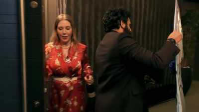 And I've also got you something
from Rosie Jones. - Backstage with Katherine Ryan