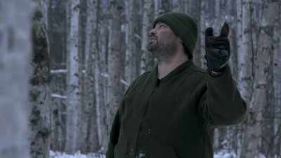And I've got a sturdy tree here,
and a sturdy tree there. - Life Below Zero: Next Generation