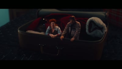 - And Joel's.
- [scoffs] - The Claus Family 3
