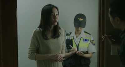 And Jun-hee.
I think her parents lost her here. - The Mimic