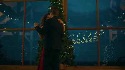 ♪ And just as the snow
starts to fall ♪ - A Novel Christmas