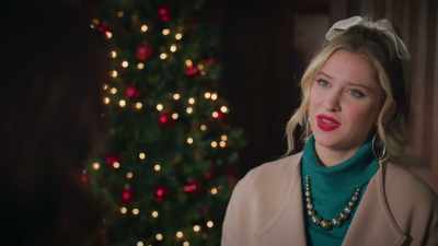 And she keeps an extra key
in the kitchen for the staff. - The Case of the Christmas Diamond